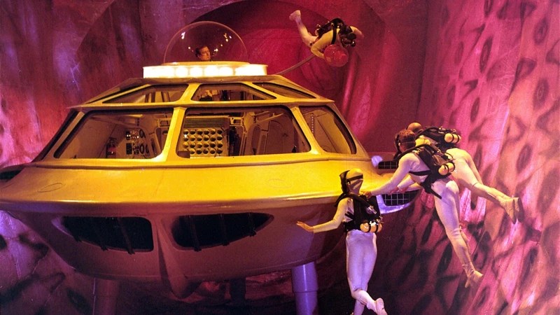 El submarino miniaturizado de «Viaje alucinante» (1966) en el interior del torrente sanguíneo.