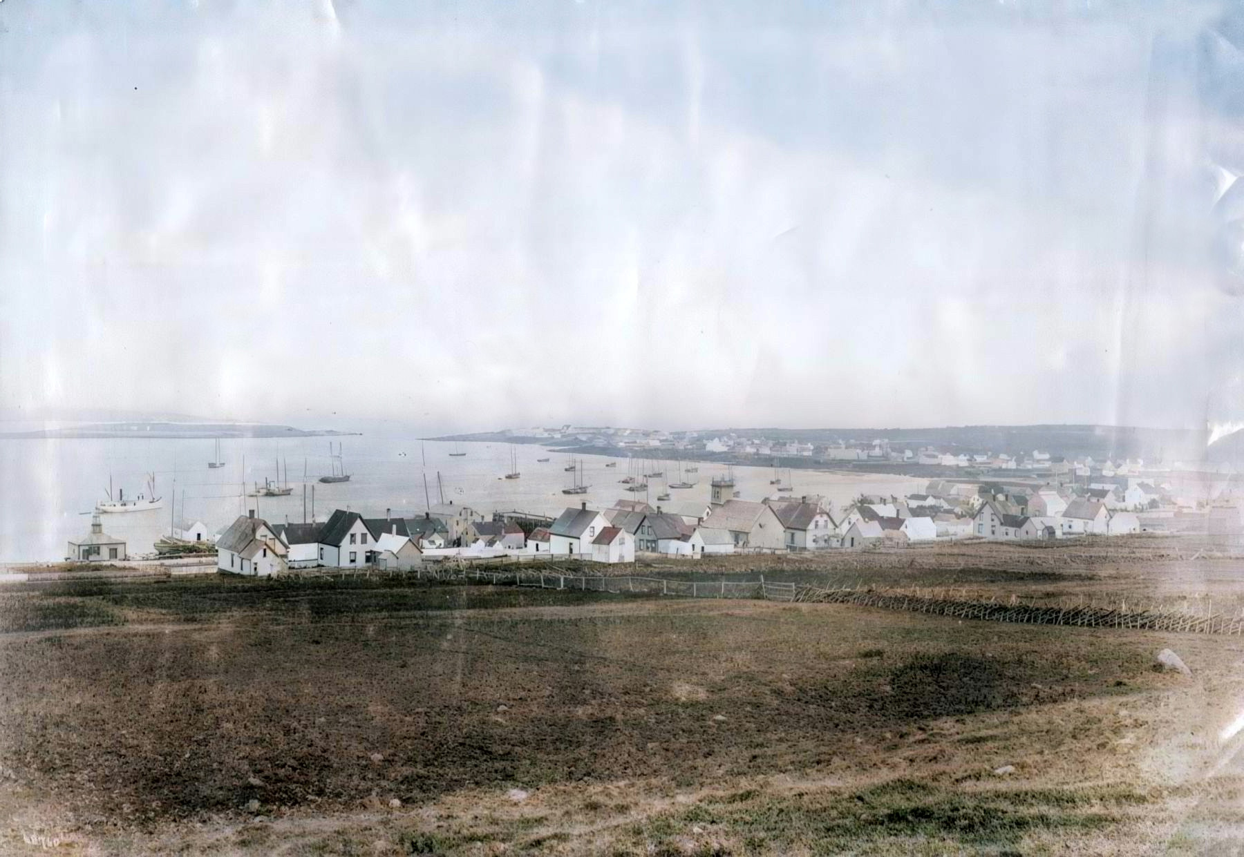 Westport, vista de Westport Circa 1890, Digby County, Nueva Escocia - Coloreada por Krabbe the Yacht