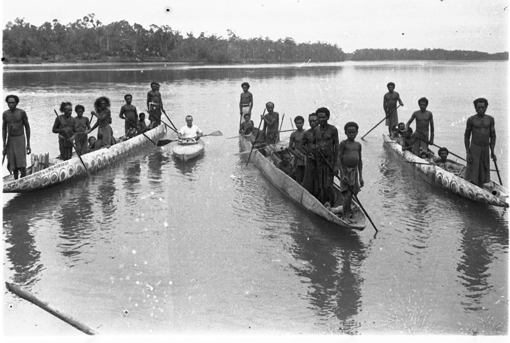1939 Oskar Speck en Nueva Guinea Photo: Dirk Deklein