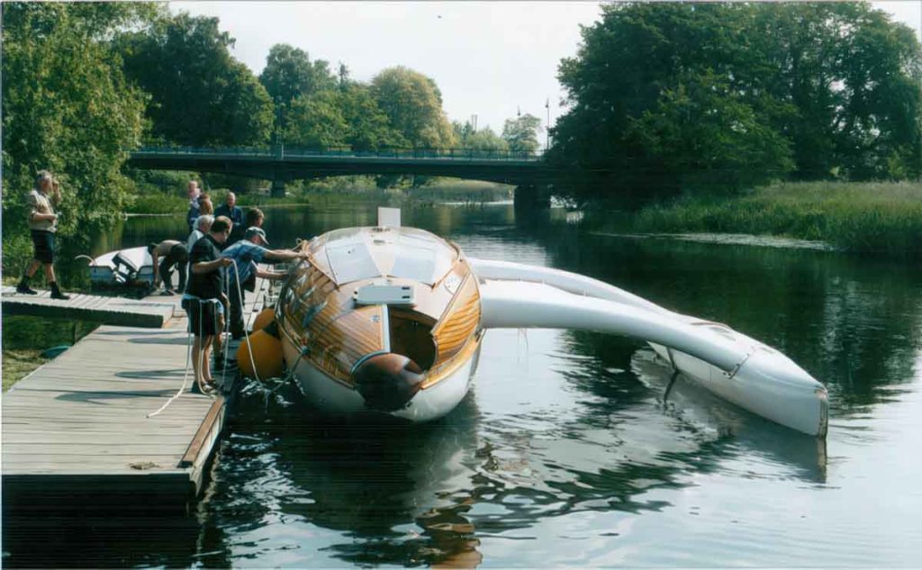El AKKA recién botado