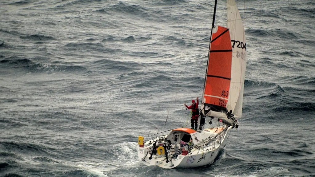 Kevin Le Poidevin durante su participación en la Global Solo Challenge 2023-2024 fotografiado cuando navegaba en la zona Cuarenta rugientes (a la zona de fuertes vientos del oeste que se encuentra entre los paralelos 40° y 50° de latitud sur en el hemisferio sur) Foto RAAF