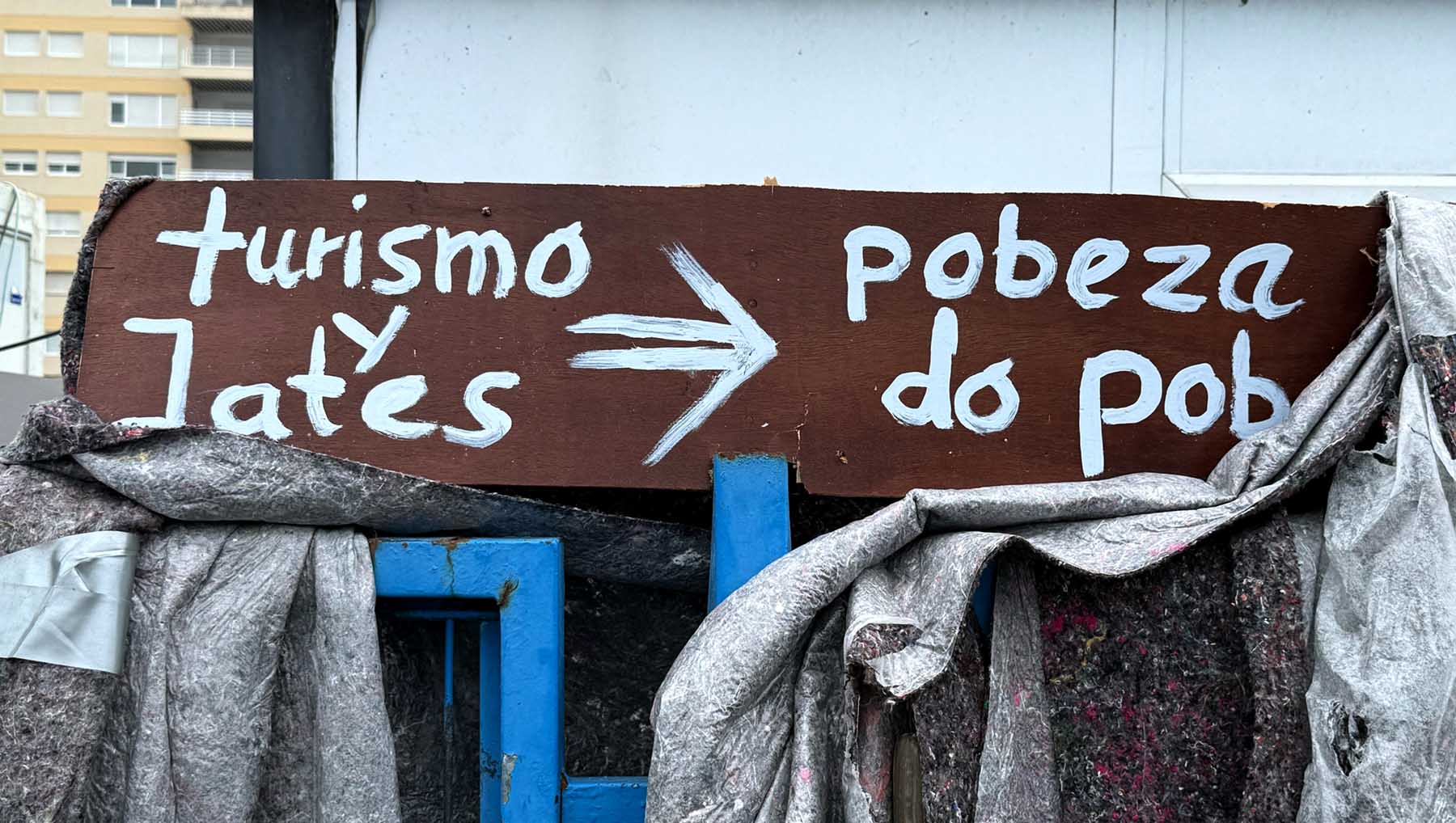 ¡Yates fuera!¡Abajo los ricos!: turismo y iates, pobreza do pobo