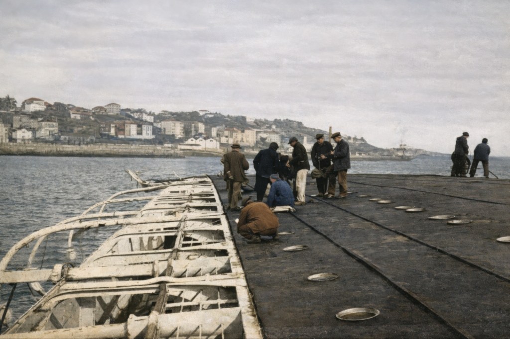 Detalle de los trabajos de inspección sobre el casco del Alfonso XIII