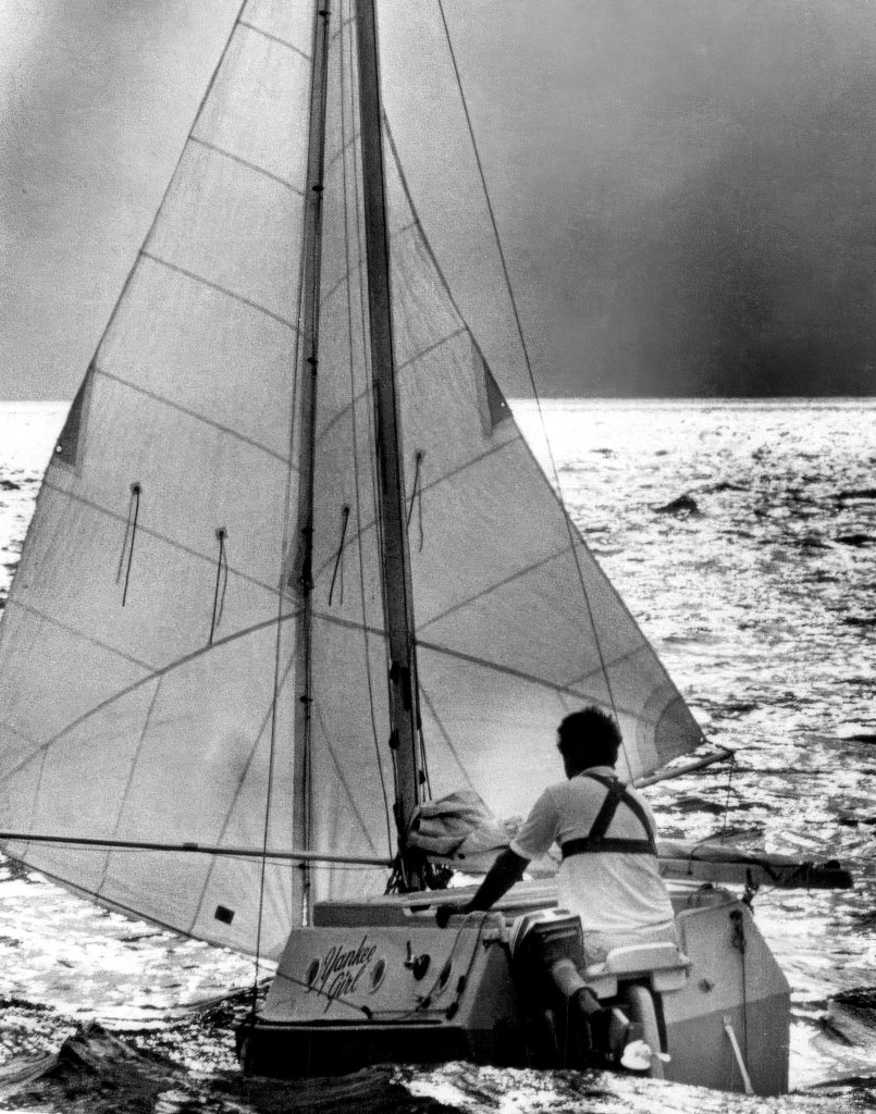 Gerry Spiess a bordo de su Yankee Girl enfrentándose al Atlántico en 1979