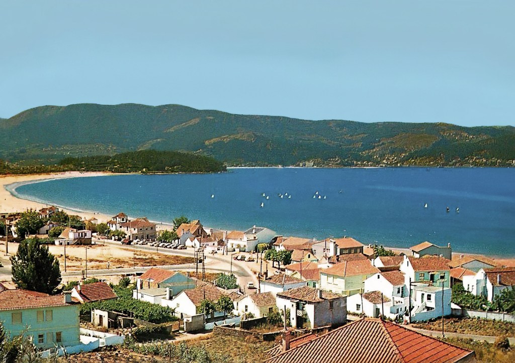 Una vista de 1974 tomada desde la zona del cementerio de Panxón